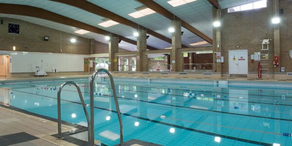 Swimmingpool-at-Runnymede